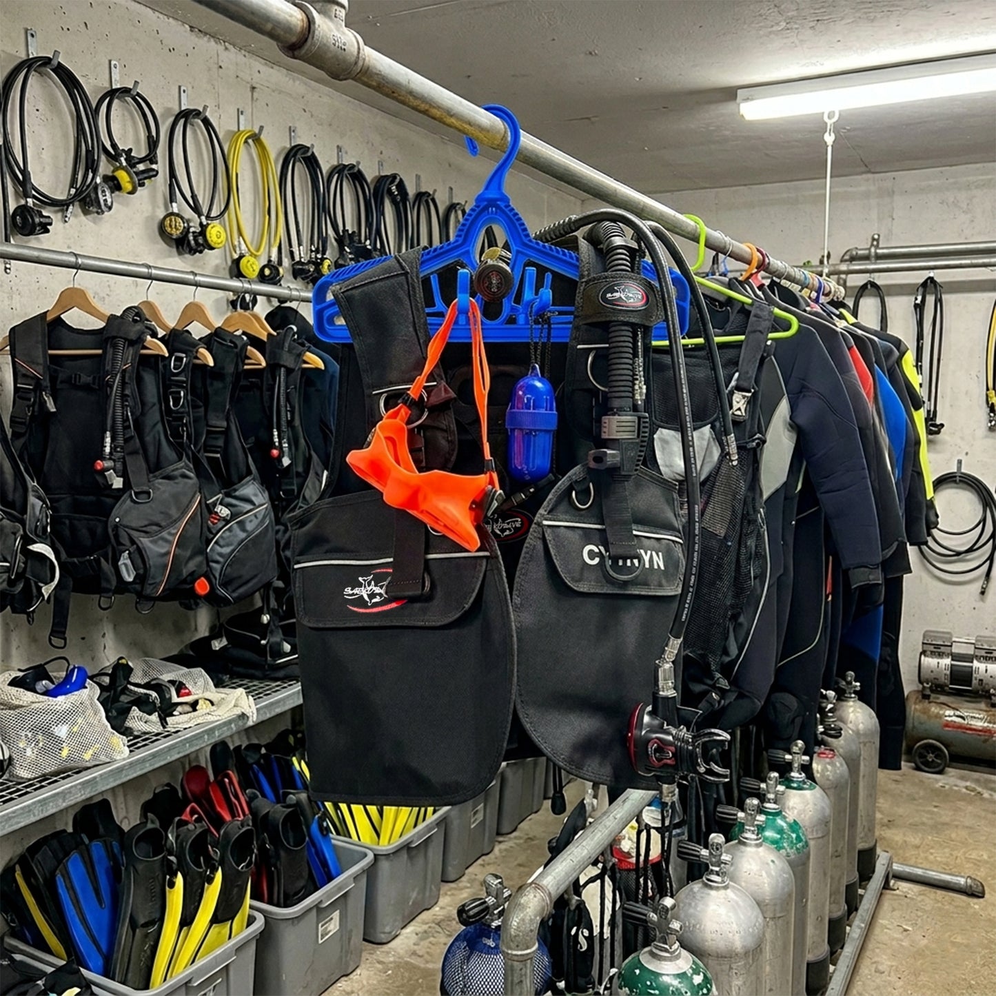 Universal Hanger